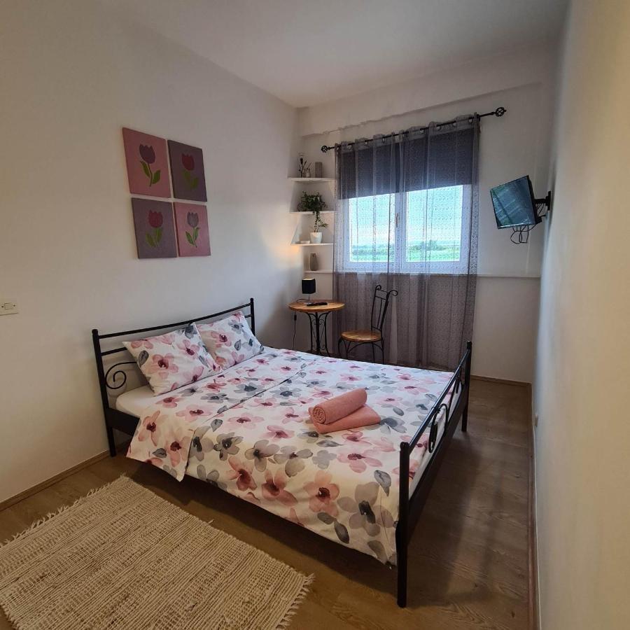 Sobe Divna Hotell Velika Mlaka Exteriör bild